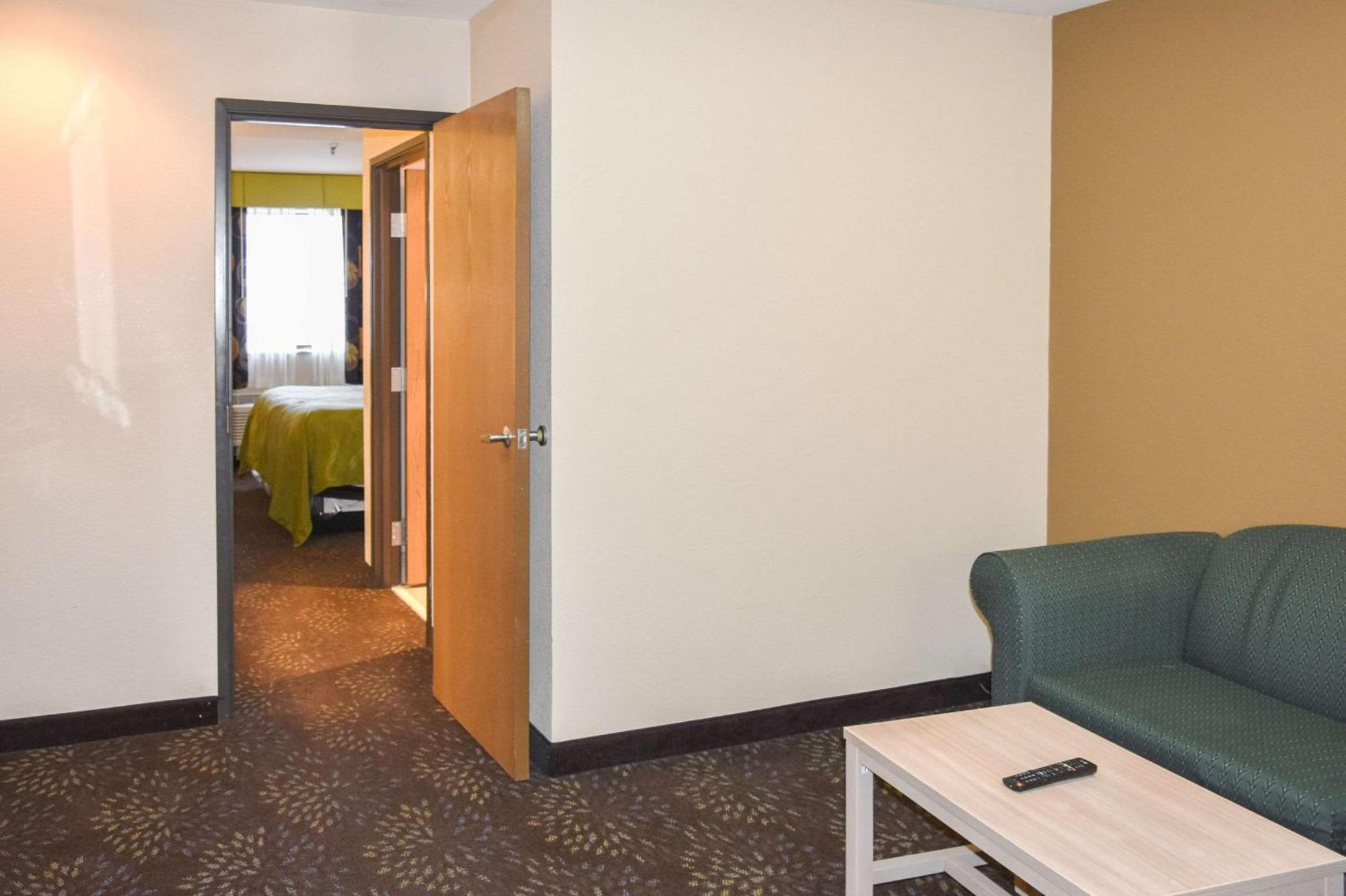Quality Inn & Suites Brooks Louisville South Luaran gambar